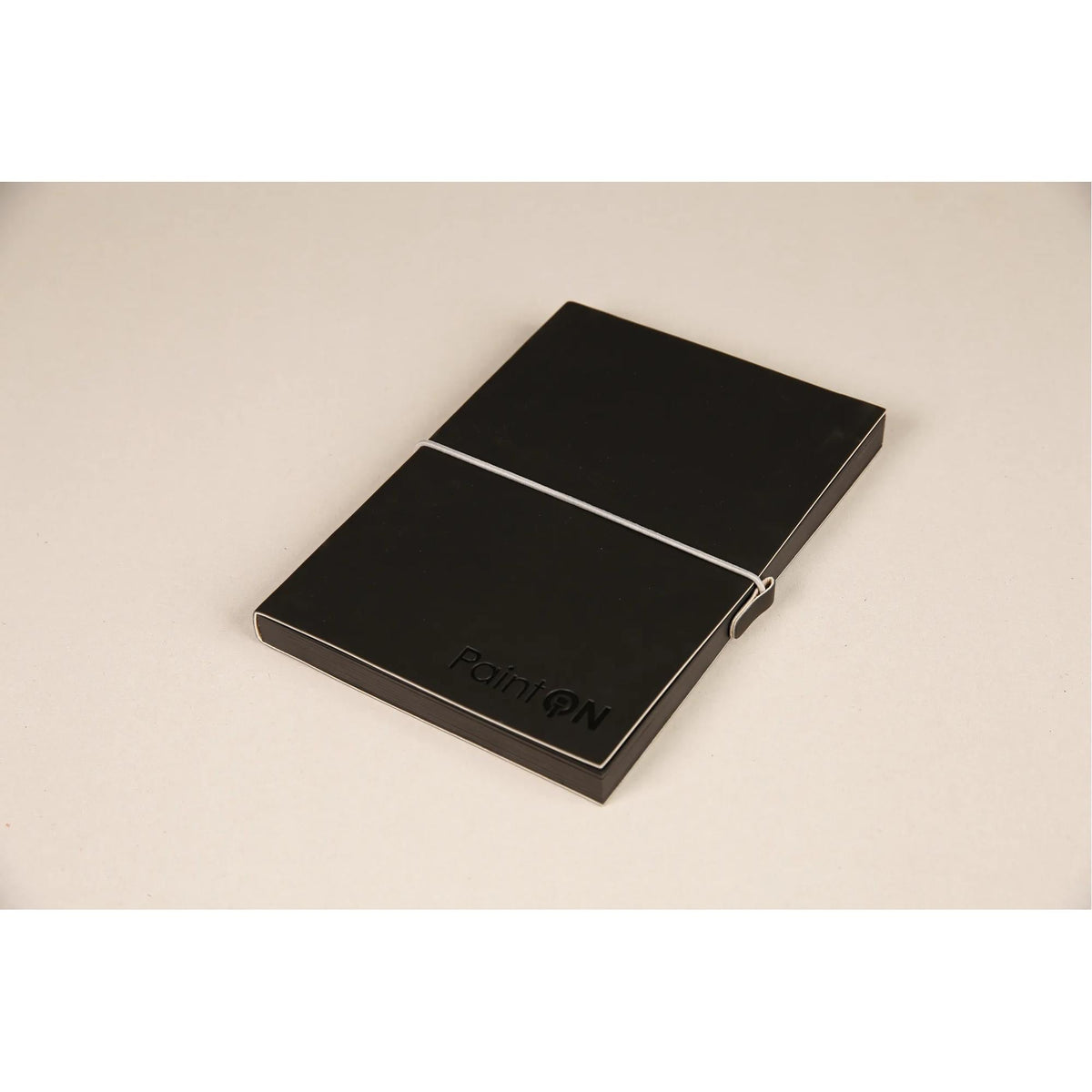 Blok papierów Clairefontaine Paint'On czarny 250 g/m² - 32 arkusze (A5 – 14 x 14 cm)