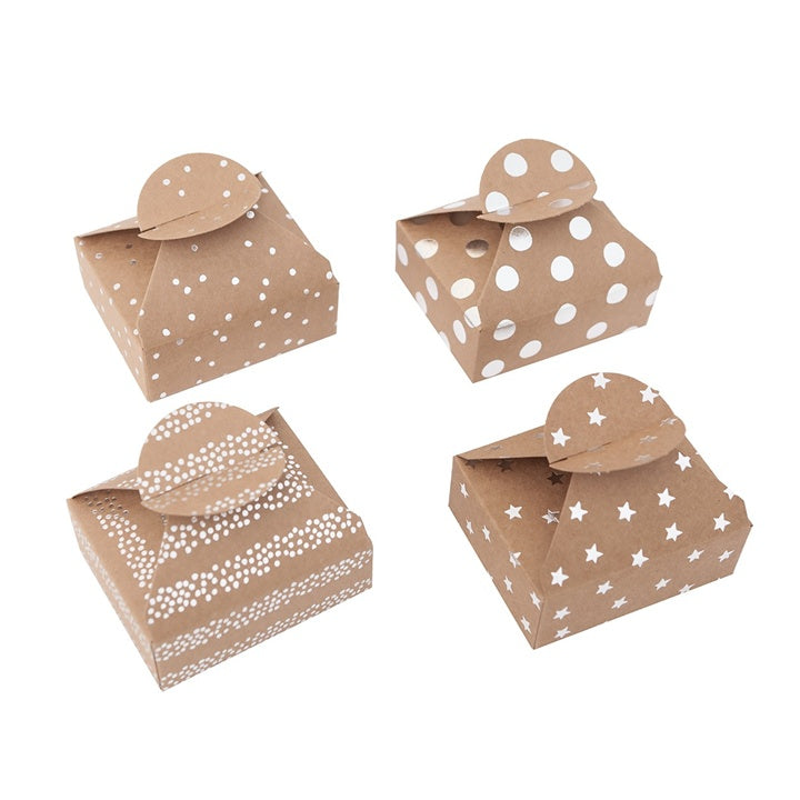 Pudełka prezentowe ze srebrnym wzorem 6x7,5x2,5 cm – 4 szt.