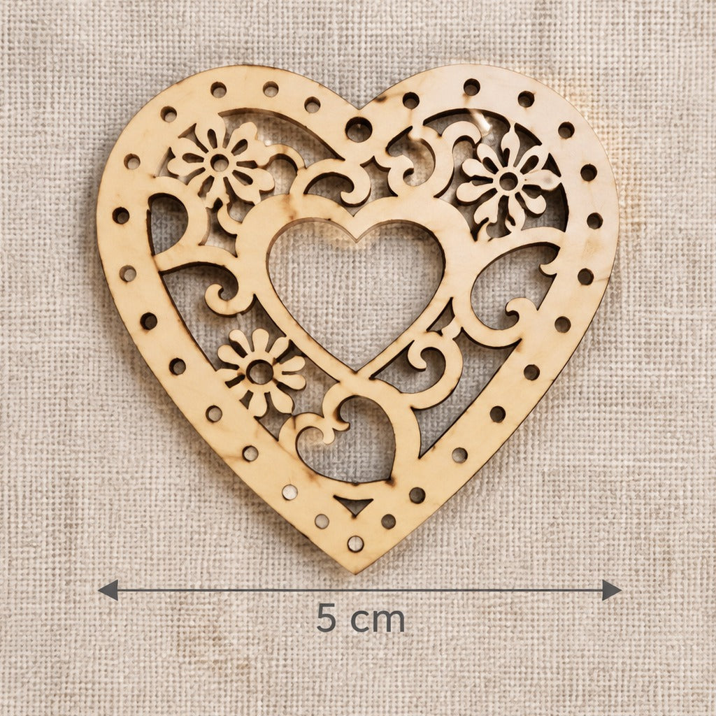 Drewniane bazy serduszko z ornamentem 5 x 5 cm - zestaw 5 szt.