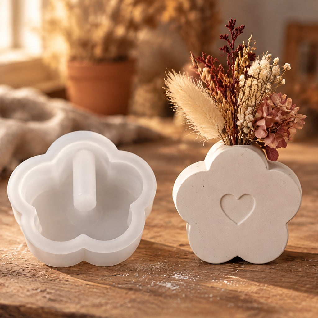 Forma silikonowa do odlewów mini wazoników na suszone kwiaty – kwiat – 6,1 × 5,9 cm
