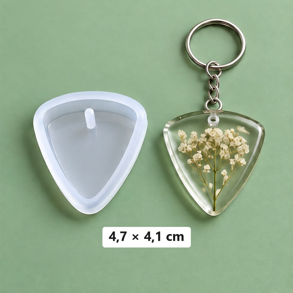 zaokrąglony trójkąt 4,7 × 4,1 cm + 3 kółka do breloków