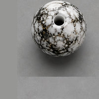 Okrągłe koraliki szklane z efektem marmuru 8 mm – 15 szt. – czarno-biały