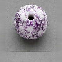Okrągłe koraliki szklane z efektem marmuru 8 mm – 15 szt. – purpurowo-biały