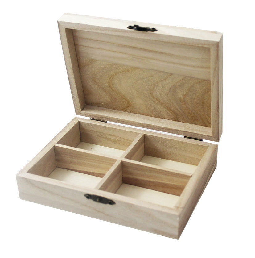 Pudełko z 4 przegródkami 14 x 10 x 3,5 cm – pełna góra