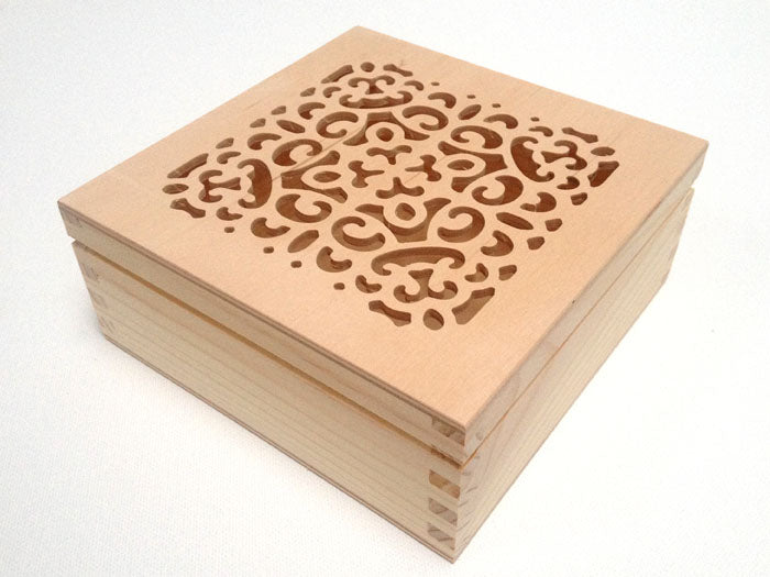 Szkatułka Kasetka z ażurowym wiekiem - półfabrykat drewniany / 15cm x 15cm | Artmie