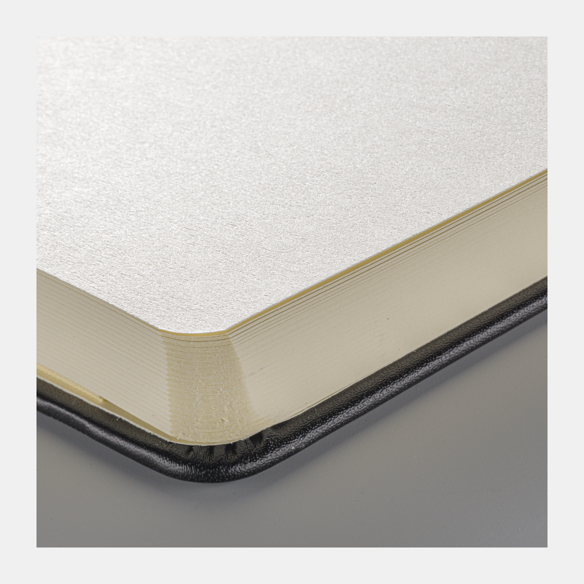 Szkicownik SAKURA 140 g/m² – 80 arkuszy, 9 – 21 cm